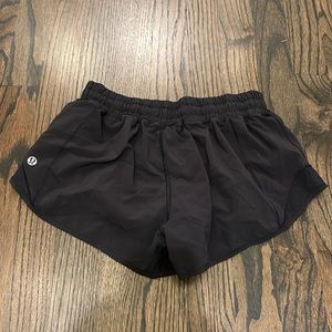 Lululemon hotty hot short 2.5”
